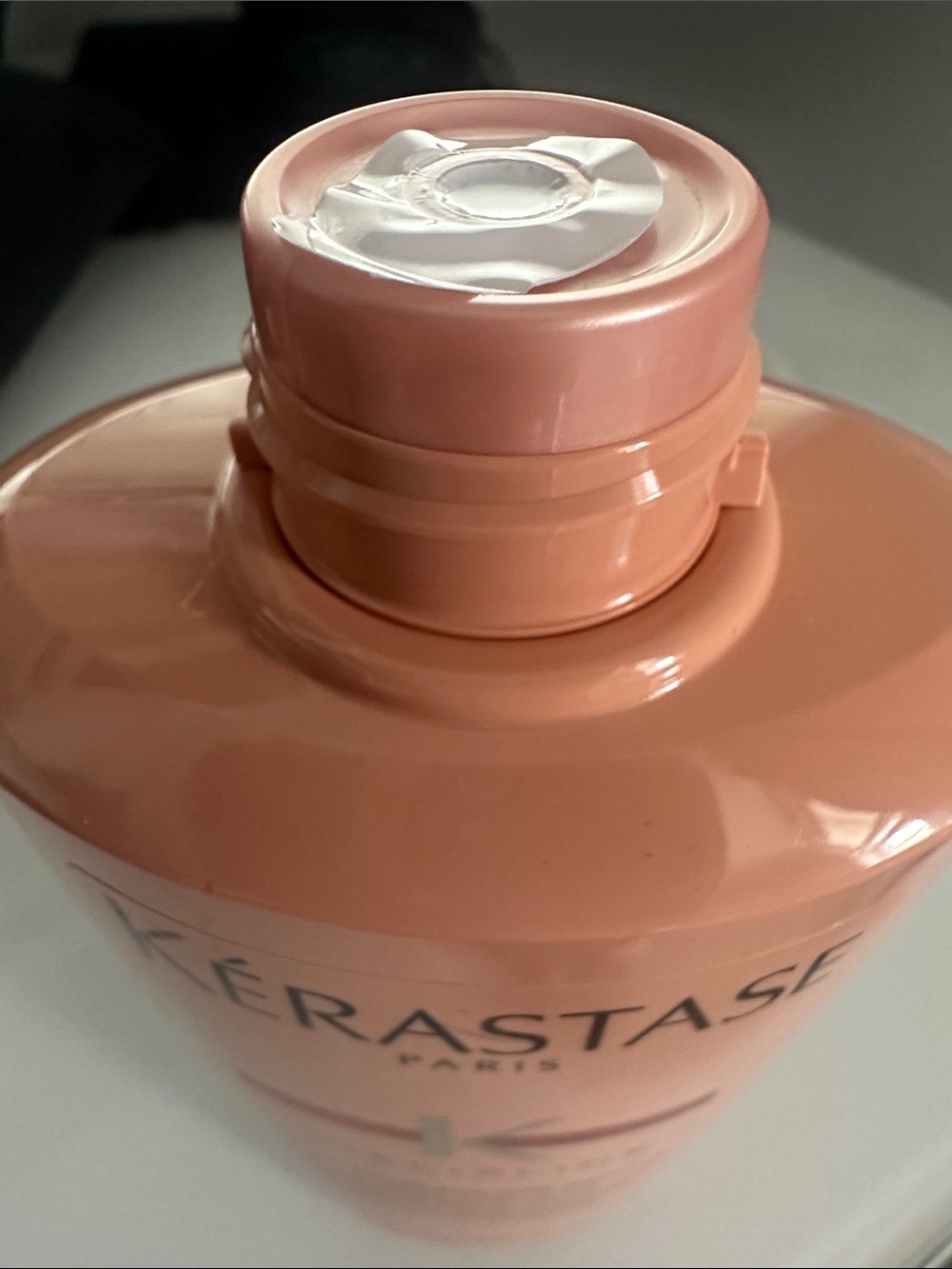 Kerastase Discipline Shampoo - Peach Bottle with Rose Gold Cap - Picture 5 of 5